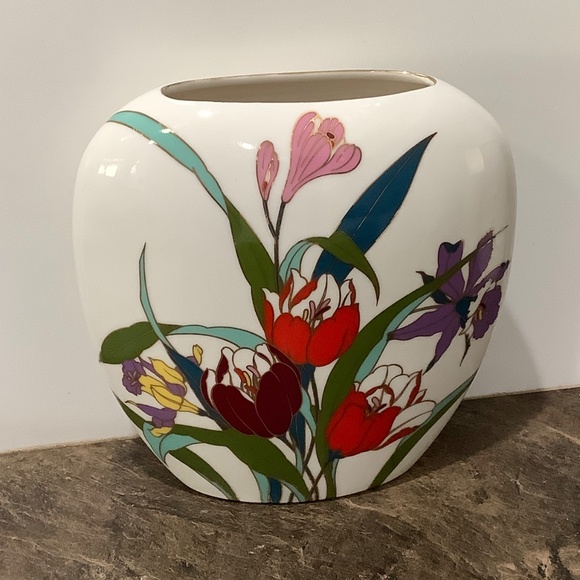 Vintage Floral Poreclain Vase - Picture 9 of 12